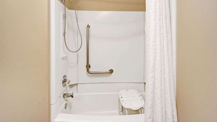 Baymont Inn & Suites Indianapolis West Room