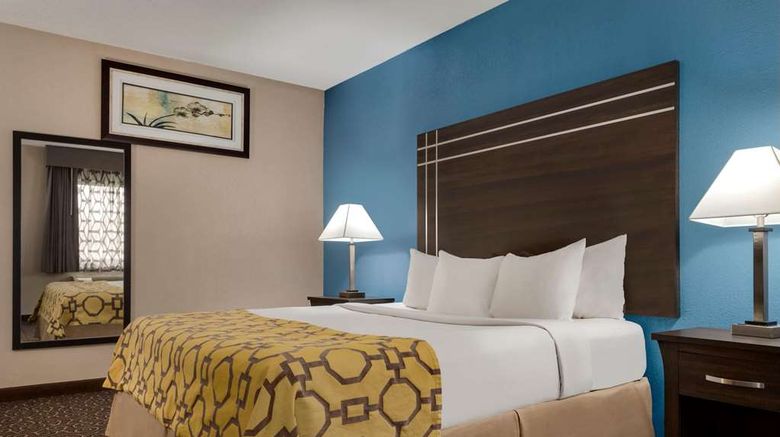 <b>Baymont Inn & Suites Muncie Room</b>. Images powered by <a href="https://iceportal.shijigroup.com/" title="IcePortal" target="_blank">IcePortal</a>.