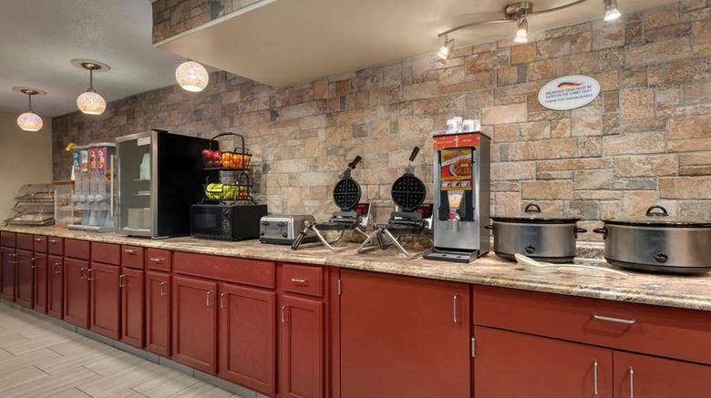 <b>Baymont Inn & Suites Muncie Restaurant</b>. Images powered by <a href="https://iceportal.shijigroup.com/" title="IcePortal" target="_blank">IcePortal</a>.