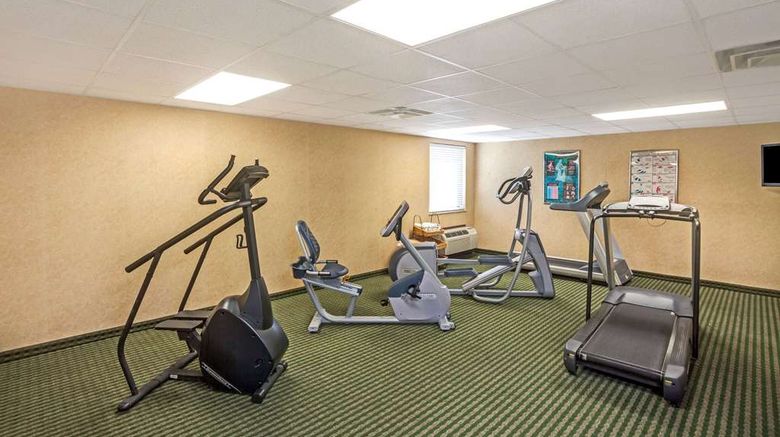 <b>Baymont Inn/Suites Louisville Arpt South Health</b>. Images powered by <a href="https://iceportal.shijigroup.com/" title="IcePortal" target="_blank">IcePortal</a>.