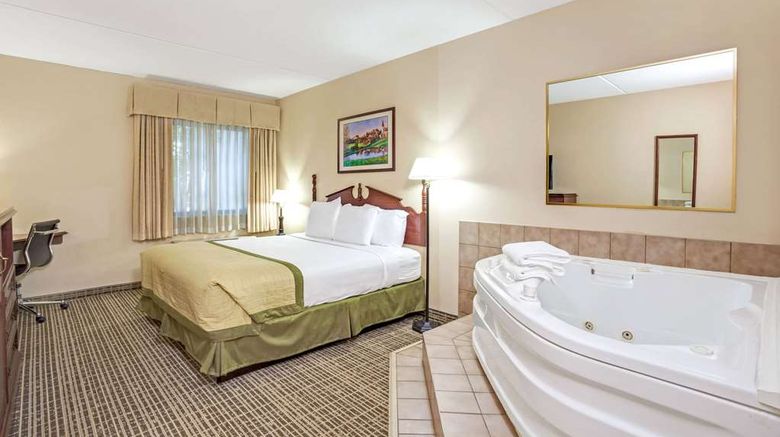 <b>Baymont Inn/Suites Louisville Arpt South Suite</b>. Images powered by <a href="https://iceportal.shijigroup.com/" title="IcePortal" target="_blank">IcePortal</a>.