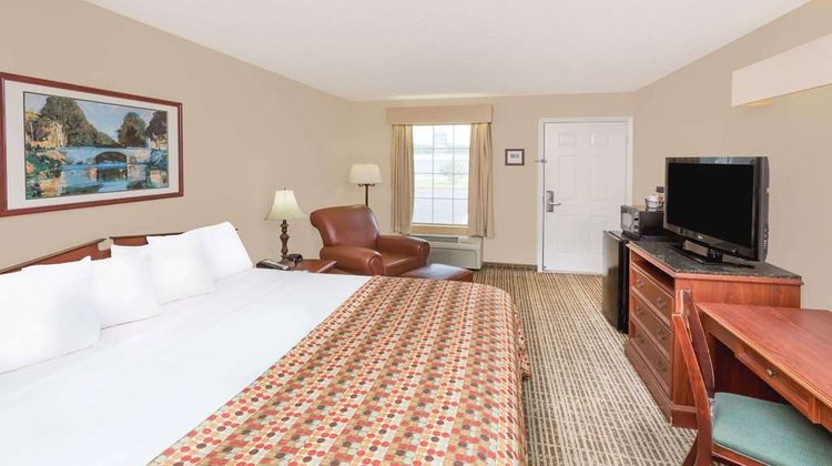 Baymont Inn & Suites Grenada Room