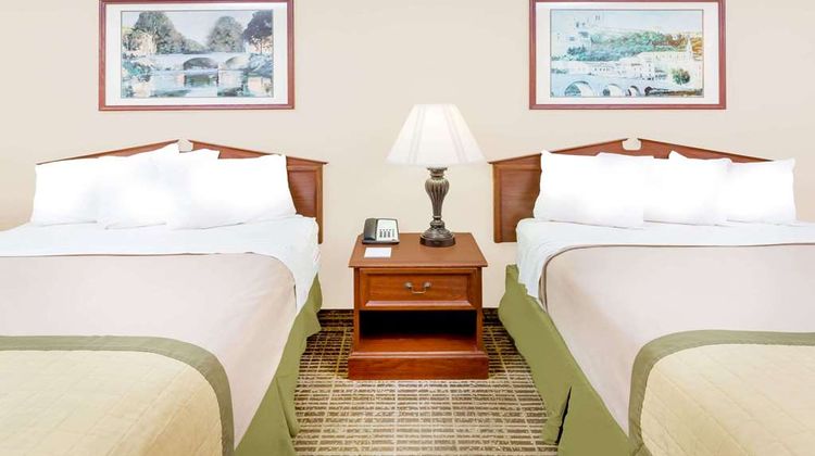 Baymont Inn & Suites Grenada Room