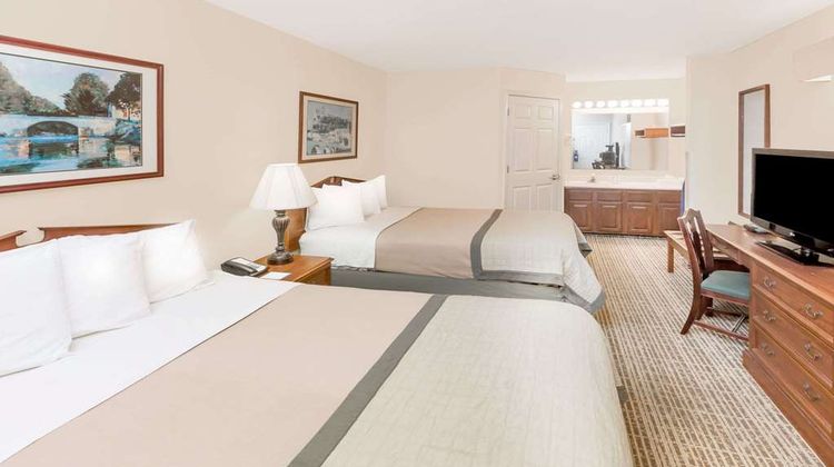 Baymont Inn & Suites Grenada Room