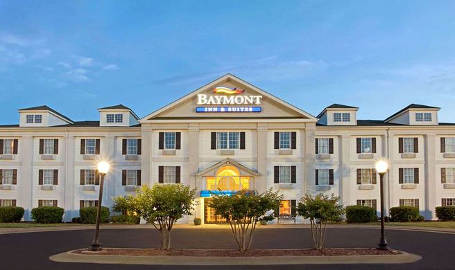 Baymont Inn & Suites, Pearl Exterior