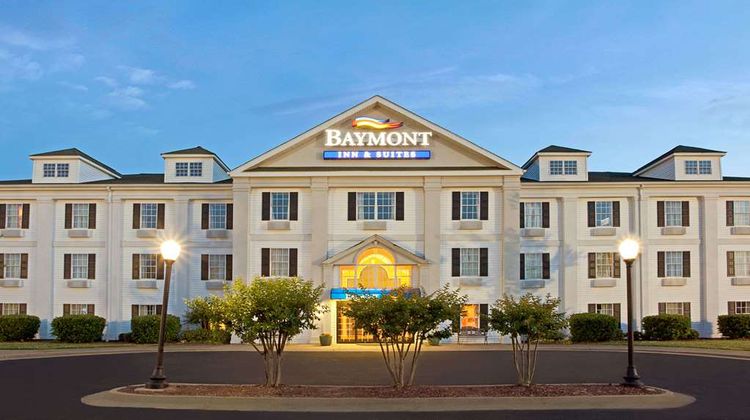 Baymont Inn & Suites, Pearl Exterior