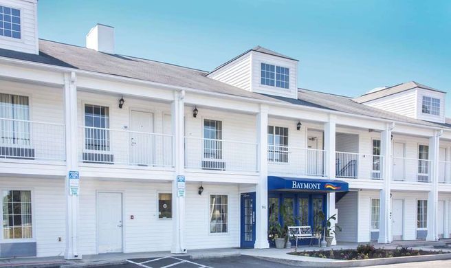 Baymont Inn & Suites Dunn Exterior