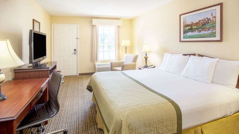 <b>Baymont Inn & Suites Dunn Room</b>. Images powered by <a href="https://iceportal.shijigroup.com/" title="IcePortal" target="_blank">IcePortal</a>.