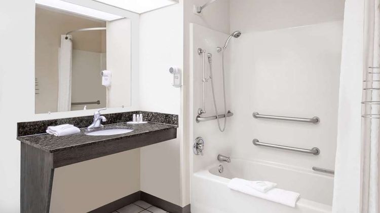 Baymont Inn & Suites Eden Room