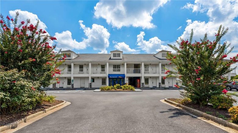 <b>Baymont Inn & Suites, Forest City Exterior</b>. Images powered by <a href="https://iceportal.shijigroup.com/" title="IcePortal" target="_blank">IcePortal</a>.