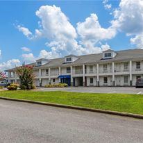 Baymont Inn & Suites, Forest City