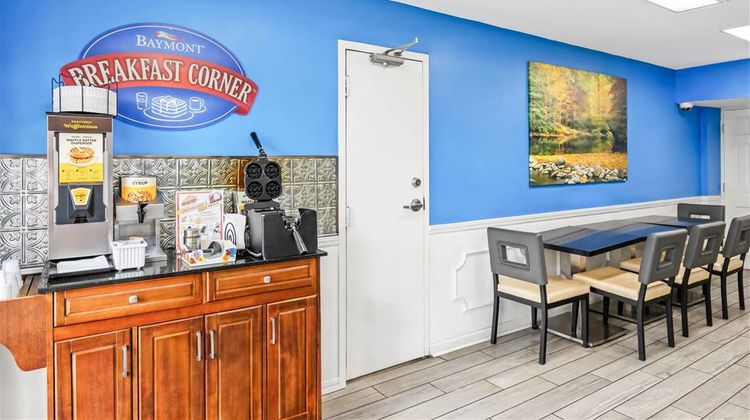 Baymont Inn & Suites, Forest City Restaurant