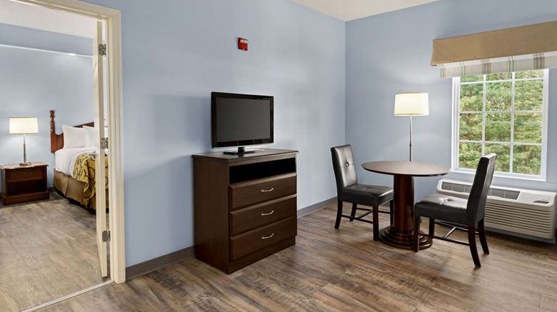 <b>Baymont Inn & Suites Henderson Oxford Room</b>. Images powered by <a href="https://iceportal.shijigroup.com/" title="IcePortal" target="_blank">IcePortal</a>.
