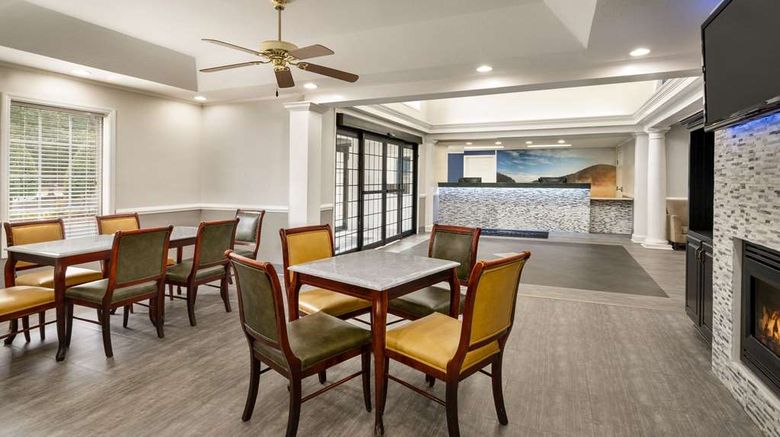<b>Baymont Inn & Suites Henderson Oxford Lobby</b>. Images powered by <a href="https://iceportal.shijigroup.com/" title="IcePortal" target="_blank">IcePortal</a>.