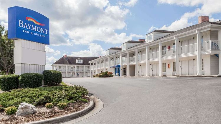 Baymont Inn & Suites, Hickory Exterior