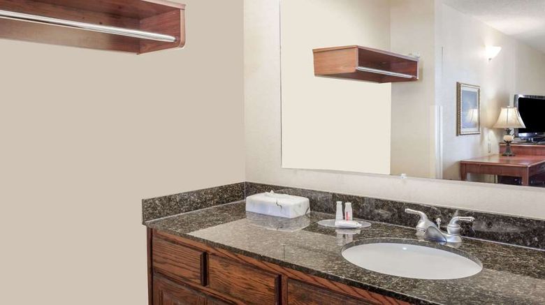 <b>Baymont Inn & Suites, Hickory Room</b>. Images powered by <a href="https://iceportal.shijigroup.com/" title="IcePortal" target="_blank">IcePortal</a>.