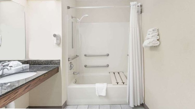 Baymont Inn & Suites, Hickory Room