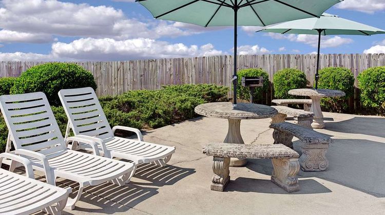 Baymont Inn & Suites Sanford Pool