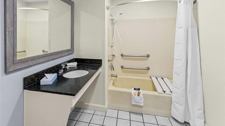Baymont Inn & Suites Sanford Room