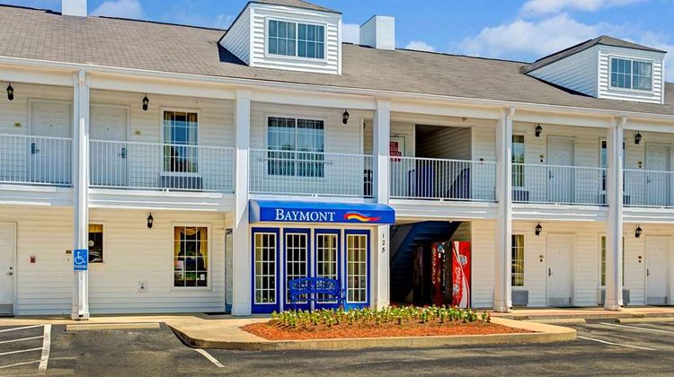 Baymont Inn & Suites Smithfield Exterior