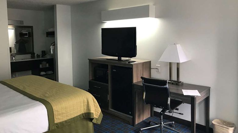 <b>Baymont Inn & Suites Anderson Clemson Room</b>. Images powered by <a href="https://iceportal.shijigroup.com/" title="IcePortal" target="_blank">IcePortal</a>.