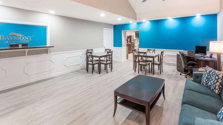 <b>Baymont Inn & Suites, Duncan Lobby</b>. Images powered by <a href="https://iceportal.shijigroup.com/" title="IcePortal" target="_blank">IcePortal</a>.