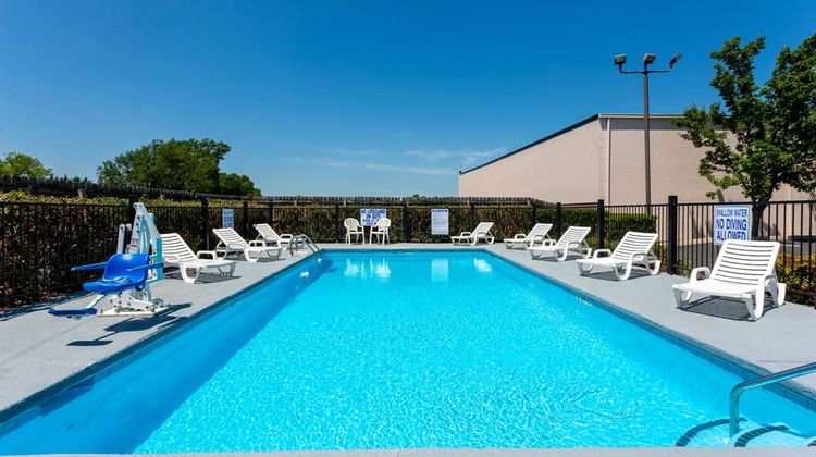 Baymont Inn & Suites, Easley Pool