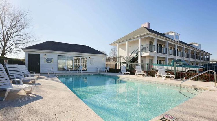 Baymont Inn & Suites Gaffney Pool