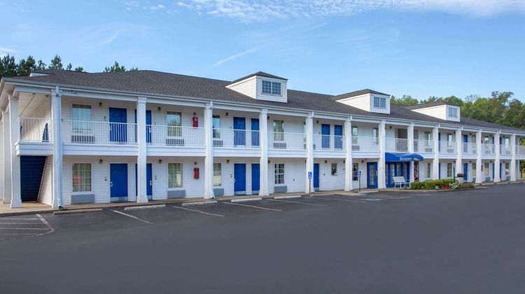 Baymont Inn & Suites, Greenwood Exterior
