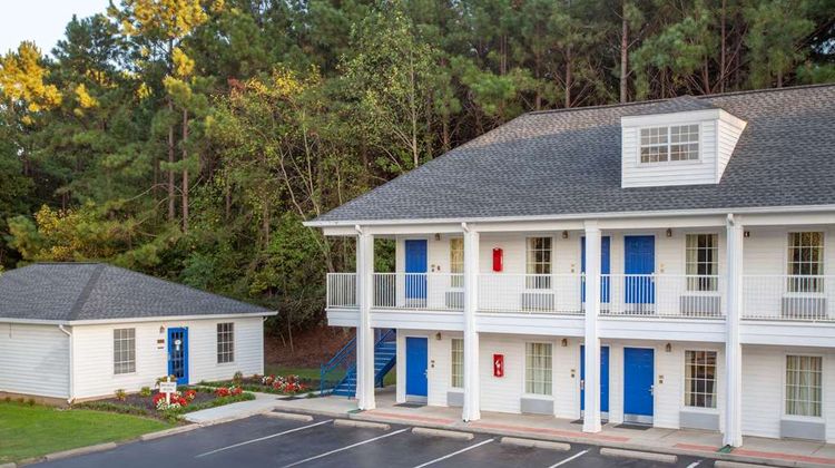 Baymont Inn & Suites, Greenwood Exterior