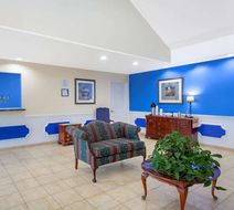 Baymont Inn & Suites, Greenwood Lobby