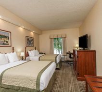 Baymont Inn & Suites Columbia/Maury Room