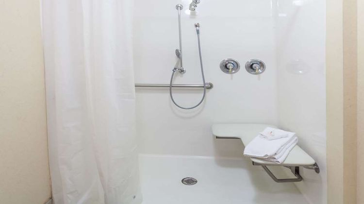 Baymont Inn & Suites Columbia/Maury Room
