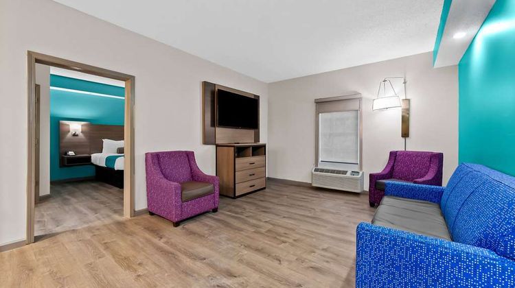 Howard Johnson Inn Jackson Suite
