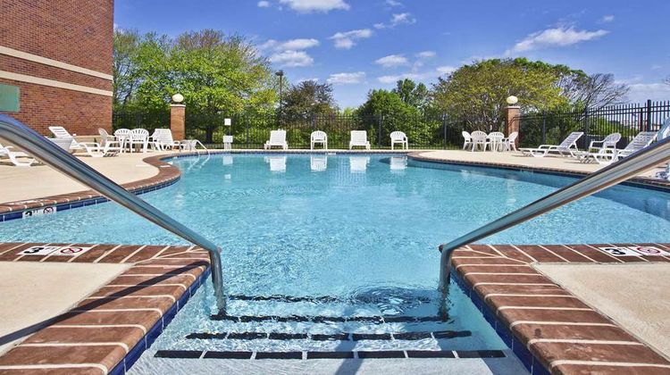 Baymont Inn & Suites Cedar Bluff Pool