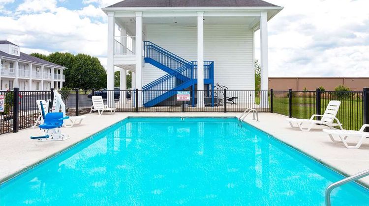 Baymont Inn & Suites, Tullahoma Pool