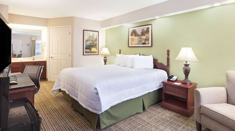 Baymont Inn & Suites, Tullahoma Room