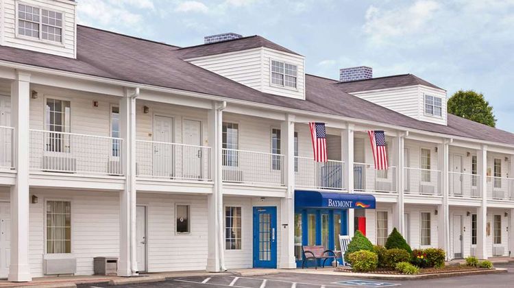Baymont Inn & Suites, Tullahoma Exterior