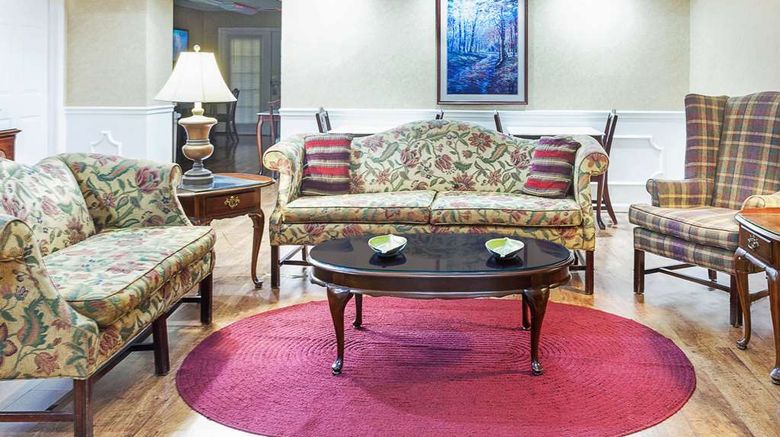 <b>Baymont Inn & Suites, Tullahoma Lobby</b>. Images powered by <a href="https://iceportal.shijigroup.com/" title="IcePortal" target="_blank">IcePortal</a>.