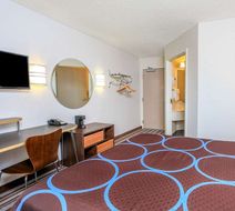 Super 8 Sault Ste. Marie Room