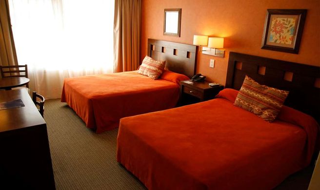 Howard Johnson Trenque Lauquen Room
