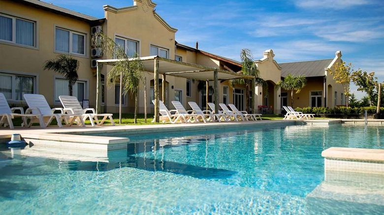 <b>Howard Johnson Trenque Lauquen Pool</b>. Images powered by <a href="https://iceportal.shijigroup.com/" title="IcePortal" target="_blank">IcePortal</a>.