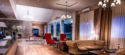 Howard Johnson Hotel & Convention Center Lobby