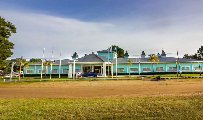 Howard Johnson Hotel & Convention Center Exterior