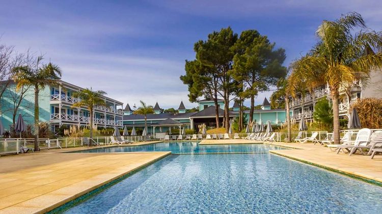 Howard Johnson Hotel & Convention Center Pool