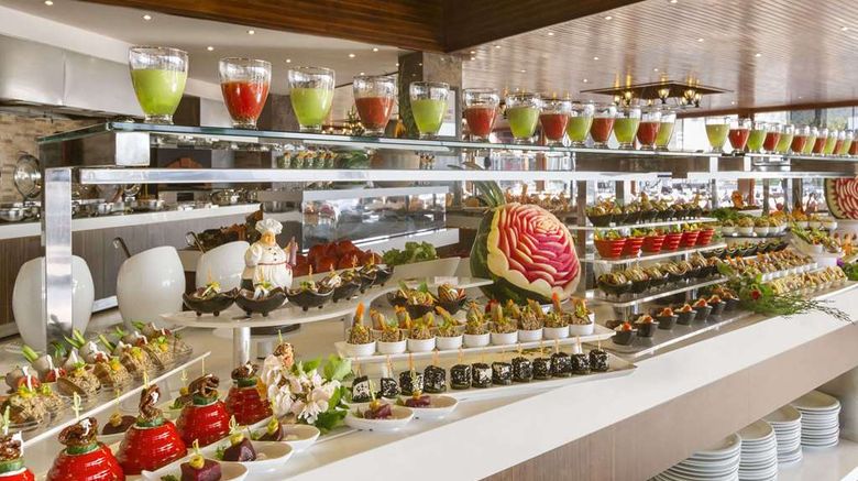 <b>Ramada Resort Akbuk Restaurant</b>. Images powered by <a href="https://iceportal.shijigroup.com/" title="IcePortal" target="_blank">IcePortal</a>.