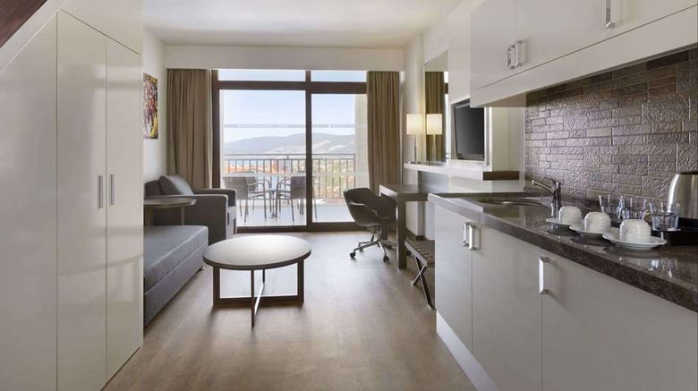 <b>Ramada Resort Akbuk Suite</b>. Images powered by <a href="https://iceportal.shijigroup.com/" title="IcePortal" target="_blank">IcePortal</a>.