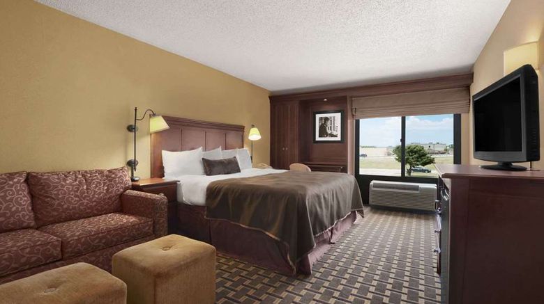 <b>Baymont Inn & Suites, Lewisville Room</b>. Images powered by <a href="https://iceportal.shijigroup.com/" title="IcePortal" target="_blank">IcePortal</a>.