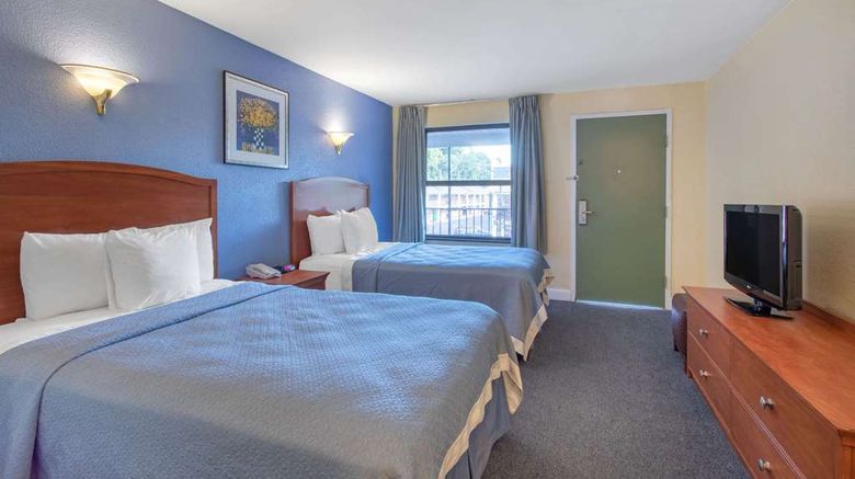 <b>Days Inn Elmsford Room</b>. Images powered by <a href="https://iceportal.shijigroup.com/" title="IcePortal" target="_blank">IcePortal</a>.