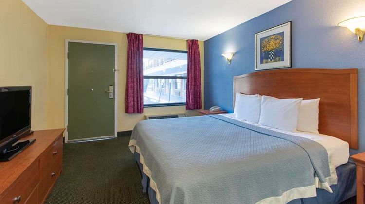Days Inn Elmsford Room